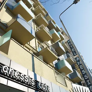 κάντε κράτηση εδώ