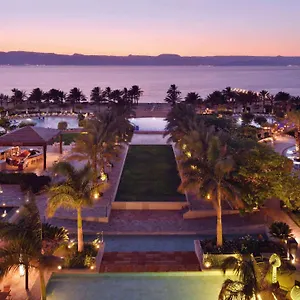 אתר נופש Moevenpick & Tala Bay *****