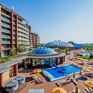 אתר נופש Aquaworld ****